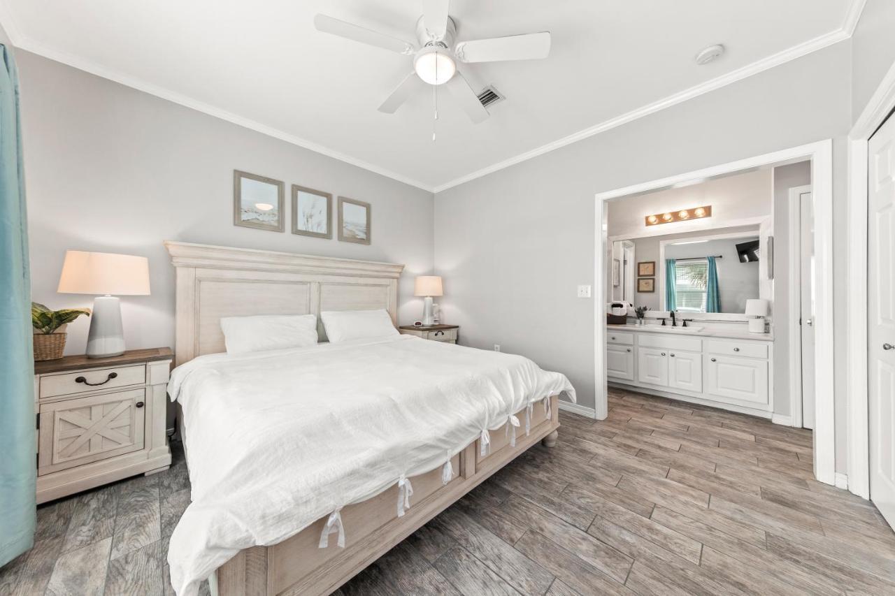 Summerescape - Retreat - Steps To - Spaciouswestbeachcondo Holiday home